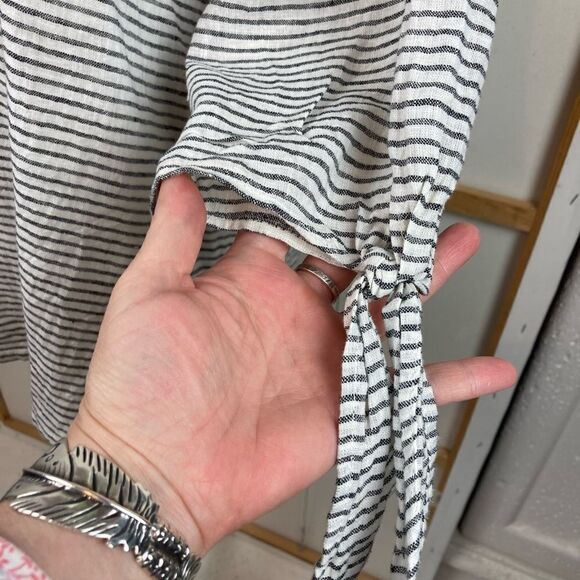 Liz Claiborne linen on or off shoulder blouse w/ tied 3/4 sleeves elastic neck - Picture 4 of 9